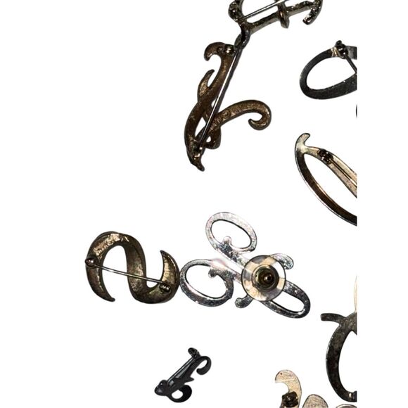 MCM Various Cursive Monogram Letters Initials Vintage Jewelry Lot  Brooches Pins - Picture 16 of 16